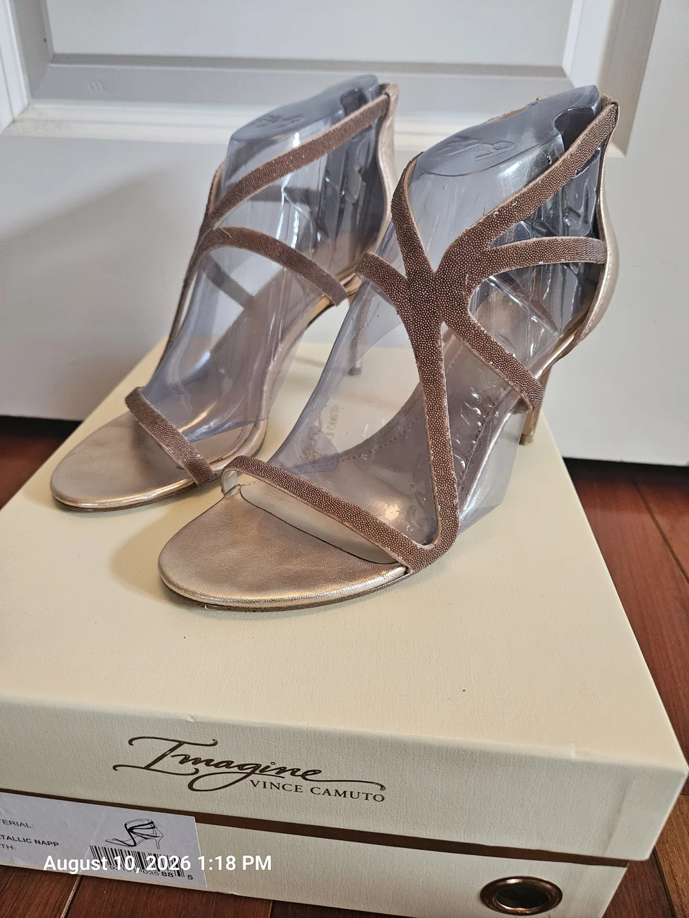 Vince Camuto vince camuto
